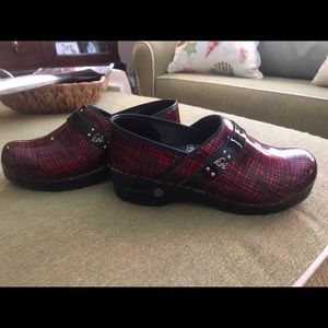 Sanita Koi nursing clogs